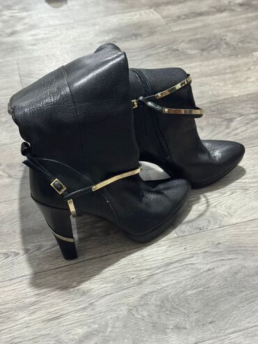 зимние сапоги аляска: 👢 Продаются зимние сапоги (Италия), 39 размер. Покупались в Дордой