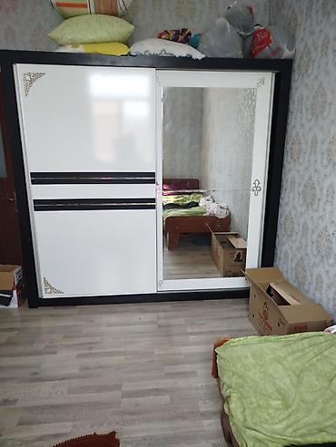 guzgulu dolab: Açılan qapılı, güzgülü paltar şkafı - Rəng: ağ-qara kombinasiya — 1