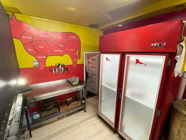 Mağazalar: Nərimanov metrosunun yaxınlığında yerləşən ümumi sahəsi 20 kv,m — 19