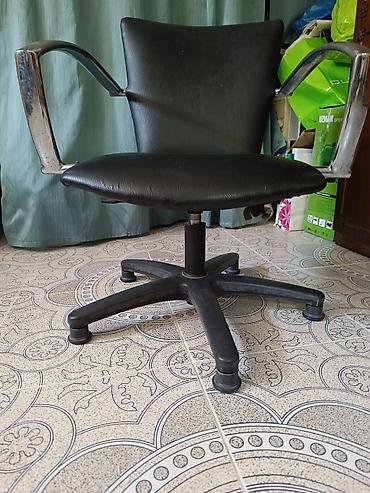 Ofis mebeli: İşlənmiş, Təkərsiz, Qolları tənzimlənir, Süni dəri — 2