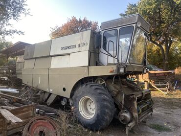 страшный машына: Комбайн Fortschritt E 516 B с жаткой Описание: - Зерноуборочный