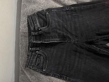 Cinslər: Stradivarius cropped flare jeans
Olcu 32 — 3