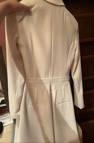 Şəxsi əşyalar: BEBE-Ağ rəngli qadın blazer-don - Dizayn: Blazer üslubunda don — 3