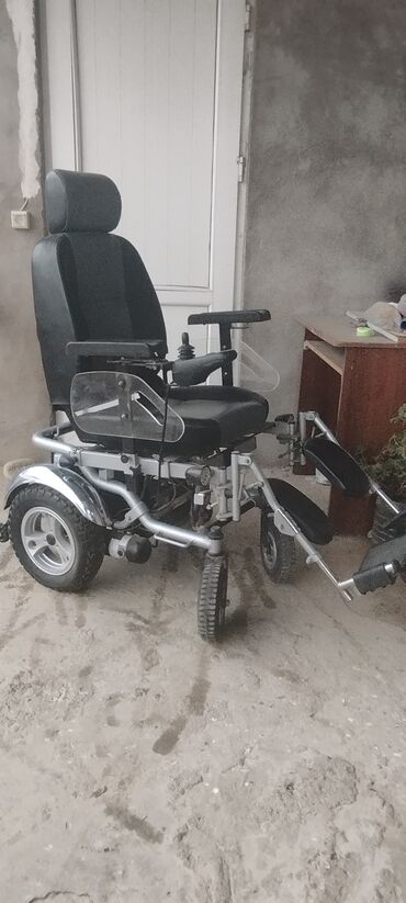 elil arabalari: Инвалидные коляски