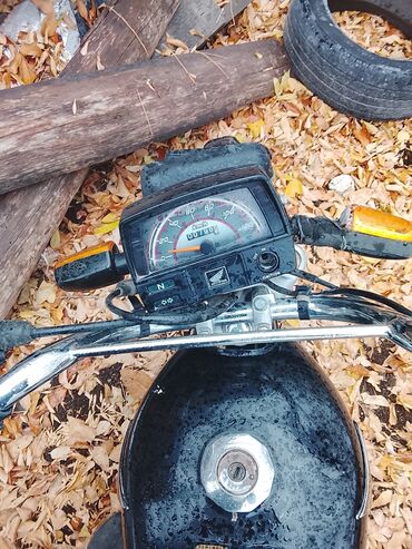 скутер бензиновый: Классикалык Honda, 700 куб. см, Бензин, Чоңдор үчүн, Колдонулган