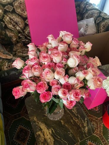где купить цветы оптом дешево: Продам дешево вчерашние букеты 28.10 куплены все, за ценами пишите в