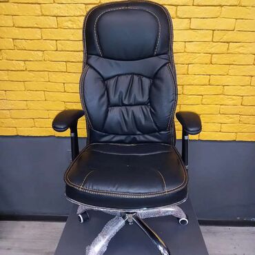 Ofis və oyun kresloları: Yeni, Təkərli, Qolları tənzimlənir, Dəri — 15