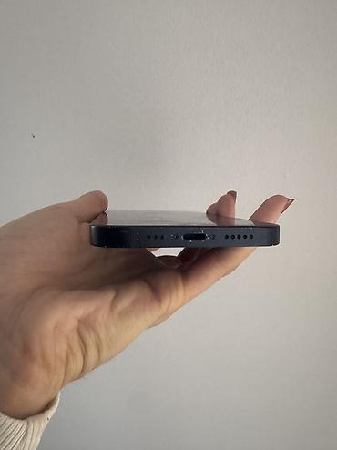 Apple iPhone: IPhone 12 128GB – odlično stanje  Na prodaju iPhone 12, 128GB, polovan — 5