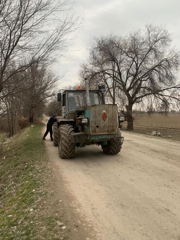 Тракторы: Продаю т-150 плугом и гидро мала В Бишкеке дозатор доп бак отличное