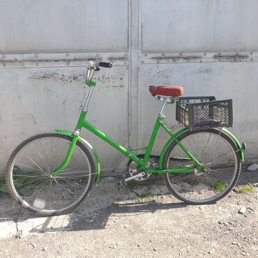 велосипед для детей 2 лет с ручкой: В Карабалта продаётся велосипед салют в отличном состоянии. цена
