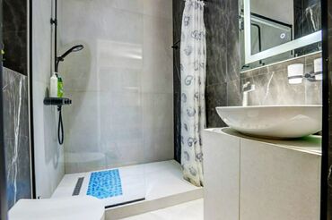 Посуточная аренда квартир: 2 комнаты, Душевая кабина, Постельное белье, Кондиционер — 10