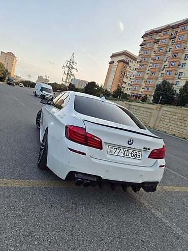 turbo az ranc rover: BMW 5 Series (F10) sedan – ağ rəngdə, M paket görünüşlü. Mawin idyal — 8