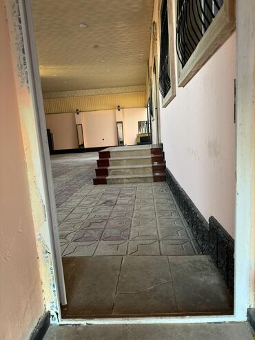 Həyət evləri və villaların satışı: Biləcəride Şəxsi evdir Daş Bazara yaxın 5 Otaxli paket Kupça — 1