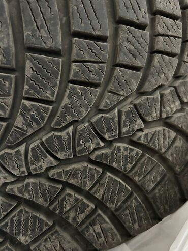 Шины: Зимние шины 235/45 R18 98V - Тип: зимние (фрикционные/липучка) с