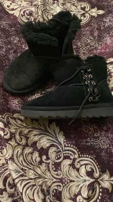 Kid's sneakers: Uşaq ayaqqabıları dəsti 1) Açıq çəhrayı-ağ idman ayaqqabısı - — 10