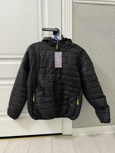 Куртки: Продам оптом мужские весенние куртки ниже по себестоимости 46-50