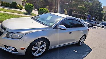forut satsi: Chevrolet Cruze: 1.4 l | 2013 il 286532 km Sedan — 1