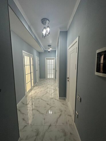 продаю 2 комнатную квартиру бишкек: 2 бөлмө, 65 кв. м, Элитка, 8 кабат, Дизайнердик ремонт