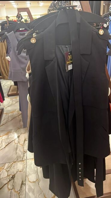 desd paltarlar: Dest jilet və şalvar 35.aznL. Xl. razmer 2 eded qalıb