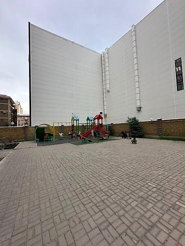 Долгосрочная аренда квартир: Сдается элитная 2 ком кв Район - Бишкек Парк ( Уметалиева 91 ) Этаж - — 4