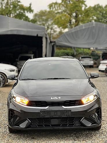 passat b 8: Kia K3: 2021 г., Седан — 1