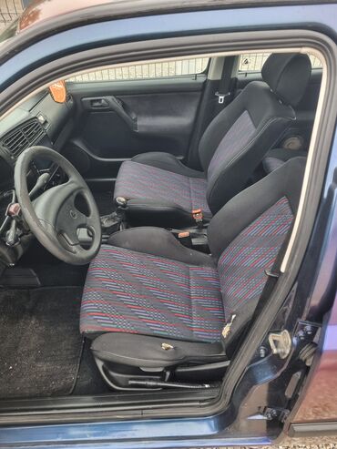 Volkswagen: Volkswagen Golf 3, hečbek sa 5 vrata. Na autu odradjena komplet — 11