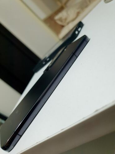 Samsung: Samsung Galaxy S22, Б/у, 8 ГБ, цвет - Черный, 1 SIM, eSIM — 5