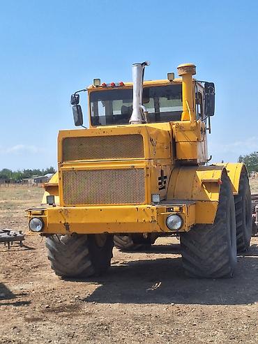 avtomobil ehtiyat hisseleri: Ağır sinif təkərli traktor – Kirovets tipli (sarı rəng), arxa — 3