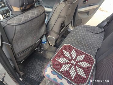 Toyota: Toyota ist: 2003 г., 1.5 л, Автомат, Бензин, Хэтчбэк — 9