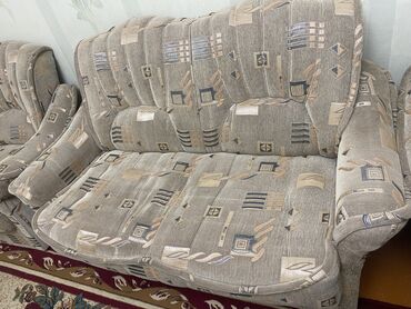 Другие диваны: Продается диван состояние очень хорошое большой средний диван и