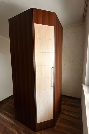 купить угловой шкаф в спальню: Шкаф для одежды, Б/у, Угловой, Другой материал