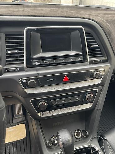 x class: Седан бизнес-класса, серебристый кузов. Основные особенности: - — 2