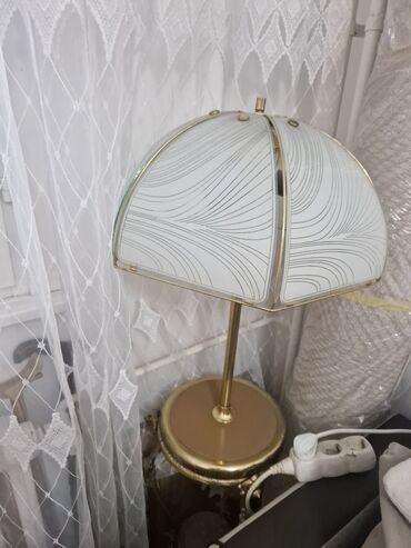 navlake za barske stolove: Stona lampa, Upotrebljenо