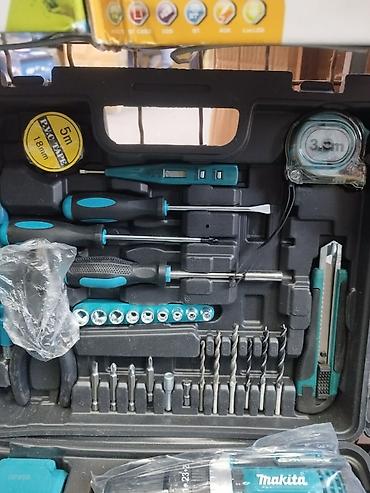 slikar tapi: Makita aku srafilica 48V+busilica+cekic+Dve baterije+Pribor Makita — 3