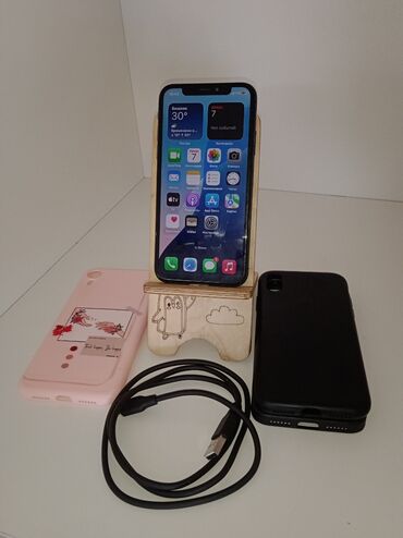 Apple iPhone: IPhone Xs, Б/у, 64 ГБ, Черный, Зарядное устройство, Чехол, Кабель, 86 %