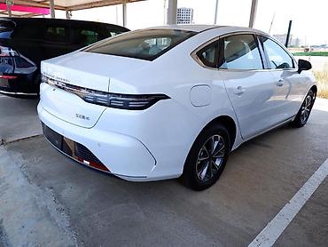 star stop: BYD Qin Plus: 1.5 l | 2025 il 50 km Sedan — 5