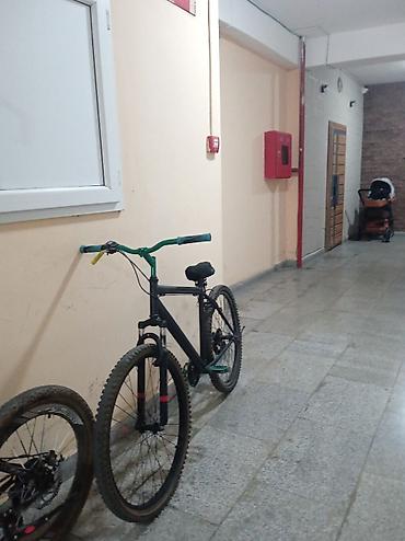 Şəhər velosipedləri: Salam bu velo qara rama revoshift skorus ötürücü 1-7 qədər shiamino — 2