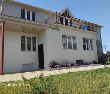 əmlak satışı: 4 otaqlı, 3 kv. m, Yeni təmirli