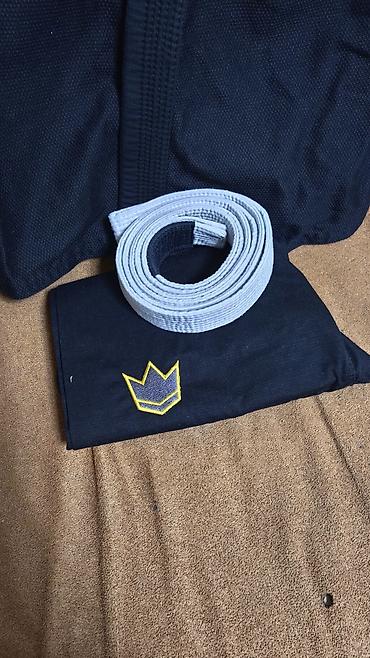 спорт: Kingz BJJ kimanosu.Cəmi 4 məşq geyinilib,hər dəfəsində də yuyulub.Yeni — 3