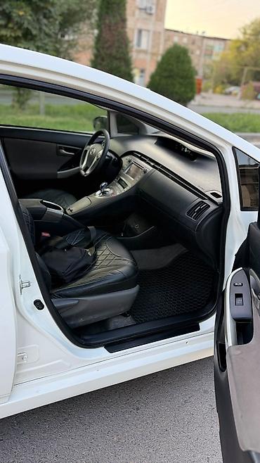 bud e9: Toyota Prius: 2015 г., 1.8 л, Вариатор, Гибрид, Лифтбек — 9