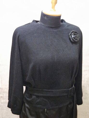 сниму офис в бишкеке: Элегантная черная блуза станет стильным дополнением вашего образа в