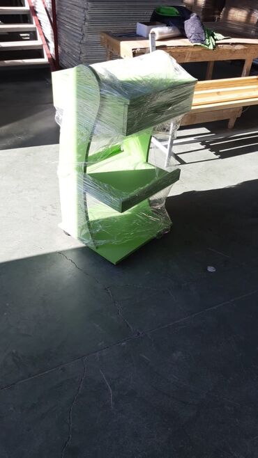 Rəflər, etajerkalar: Daşıyıcı Etejerka Kosmetoloji tibbi ləvazimatları yerləşdirmək üçün — 9