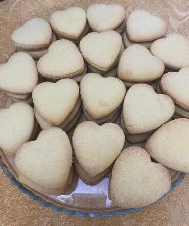 Выпечка, хлебобулочные изделия: Санза 1 шт Булочки 1 кг в одном килограмме 24 шт Пирог 2,5 кг 1300 — 25