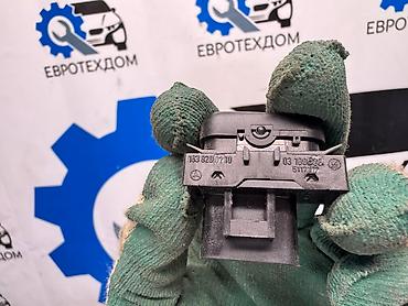om6: Кнопка обогрева сидений Mercedes Benz M-Class W163 OM613 2004 — 5