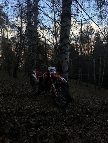 хонда эндуро: Эндуро/кросс мотоцикл Honda (стайлинг CRF) в красно-белой раскраске с — 3