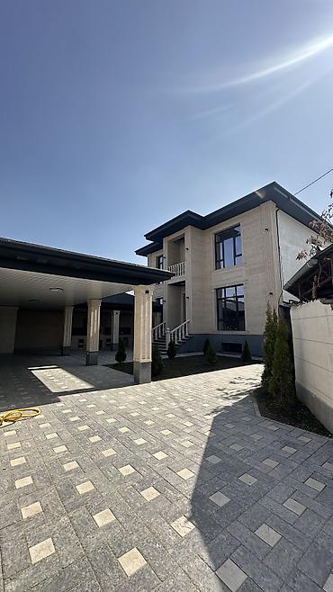 Продажа коттеджей и домов: 📍 Бишкек, ул. Бектенова Продаётся абсолютно новый дом премиум-класса — 28