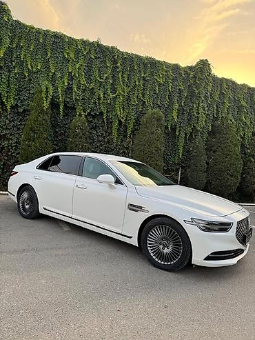 Другие автомобили: Белый представительский седан бизнес-класса. Кузов и дизайн: - — 24