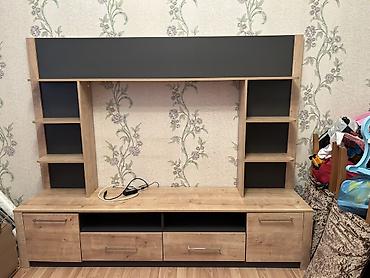 islenmis paltar skaflari: Yeni, Düz TV altlığı, Polkalı, Laminat — 1