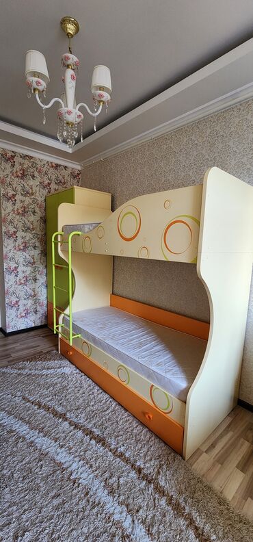 Детская мебель: Двухъярусная кровать, Б/у