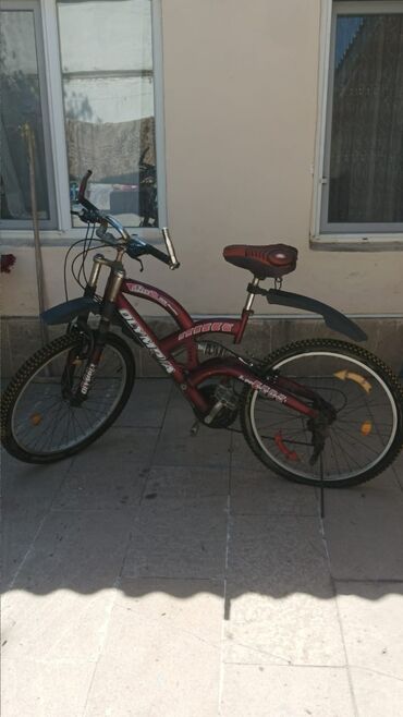 İdman velosipedləri: İşlənmiş Trek velosipedi Adidas, 28", sürətlərin sayı: 21, Ünvandan götürmə